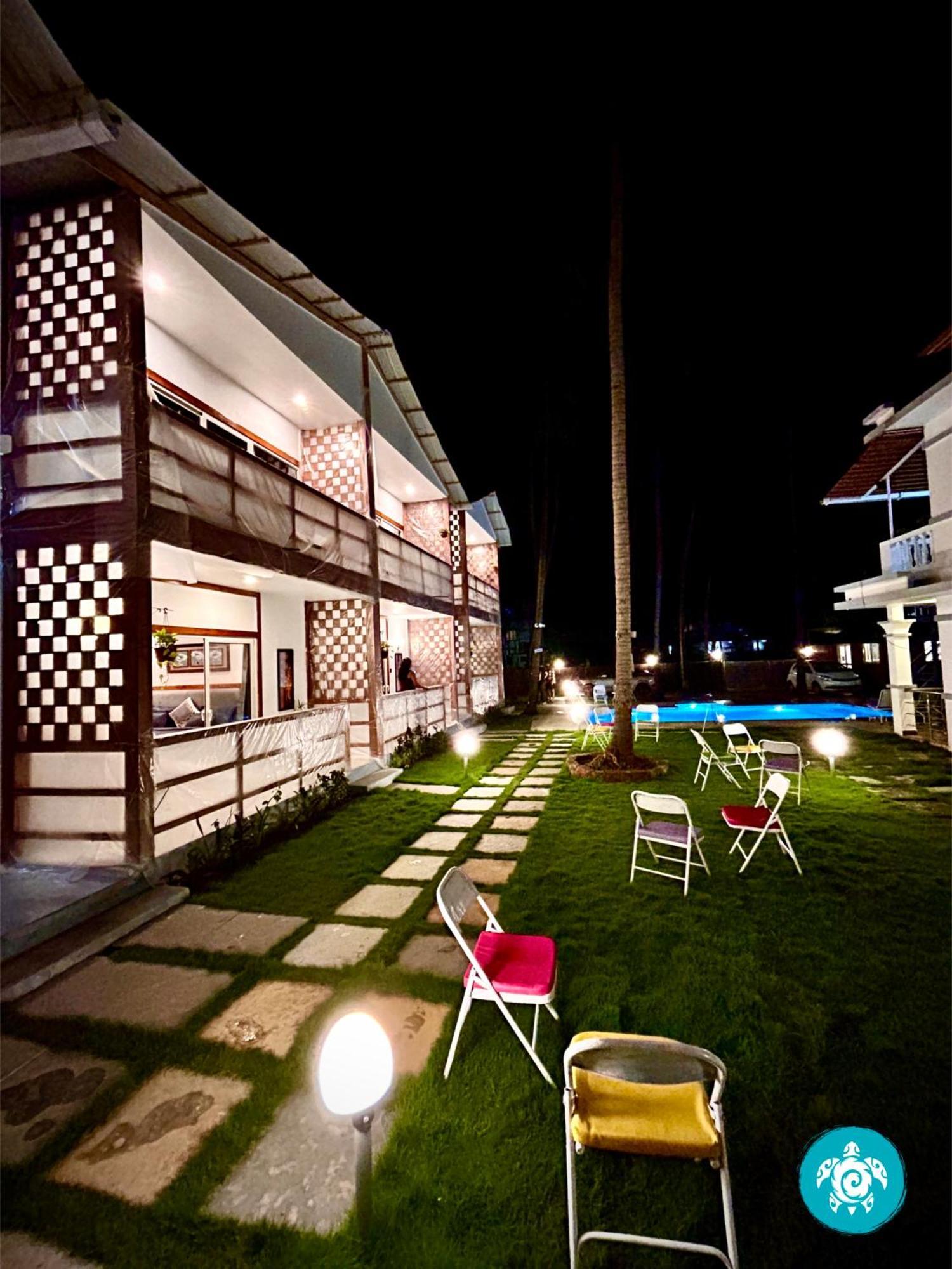 White Turtle Hotel Morjim Exterior photo
